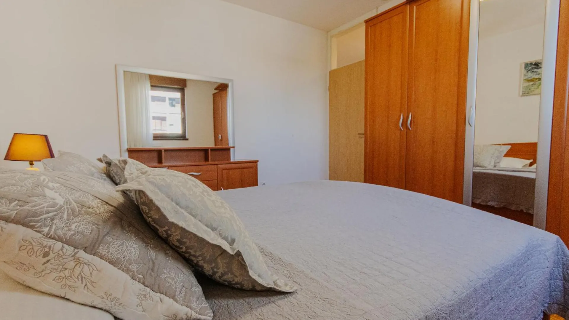 Large Stylish Apt Ankica,Free Public Parking Split